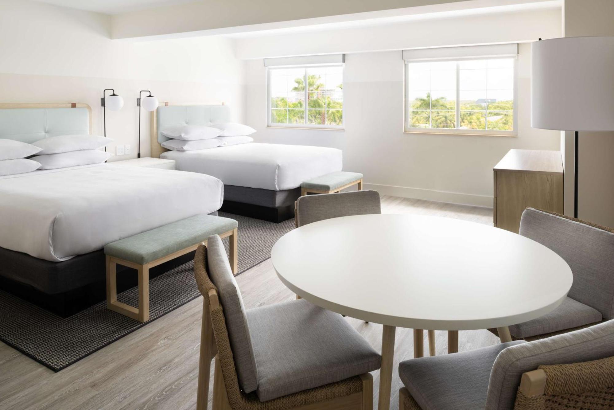Hampton By Hilton Grand Cayman Seven Mile Beach George Town Exterior foto