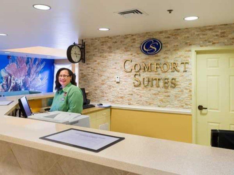 Hampton By Hilton Grand Cayman Seven Mile Beach George Town Exterior foto